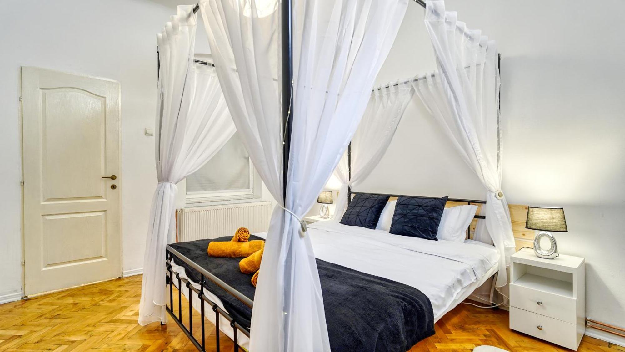 Intimo Oldtown Romantic Apartment Braşov Extérieur photo