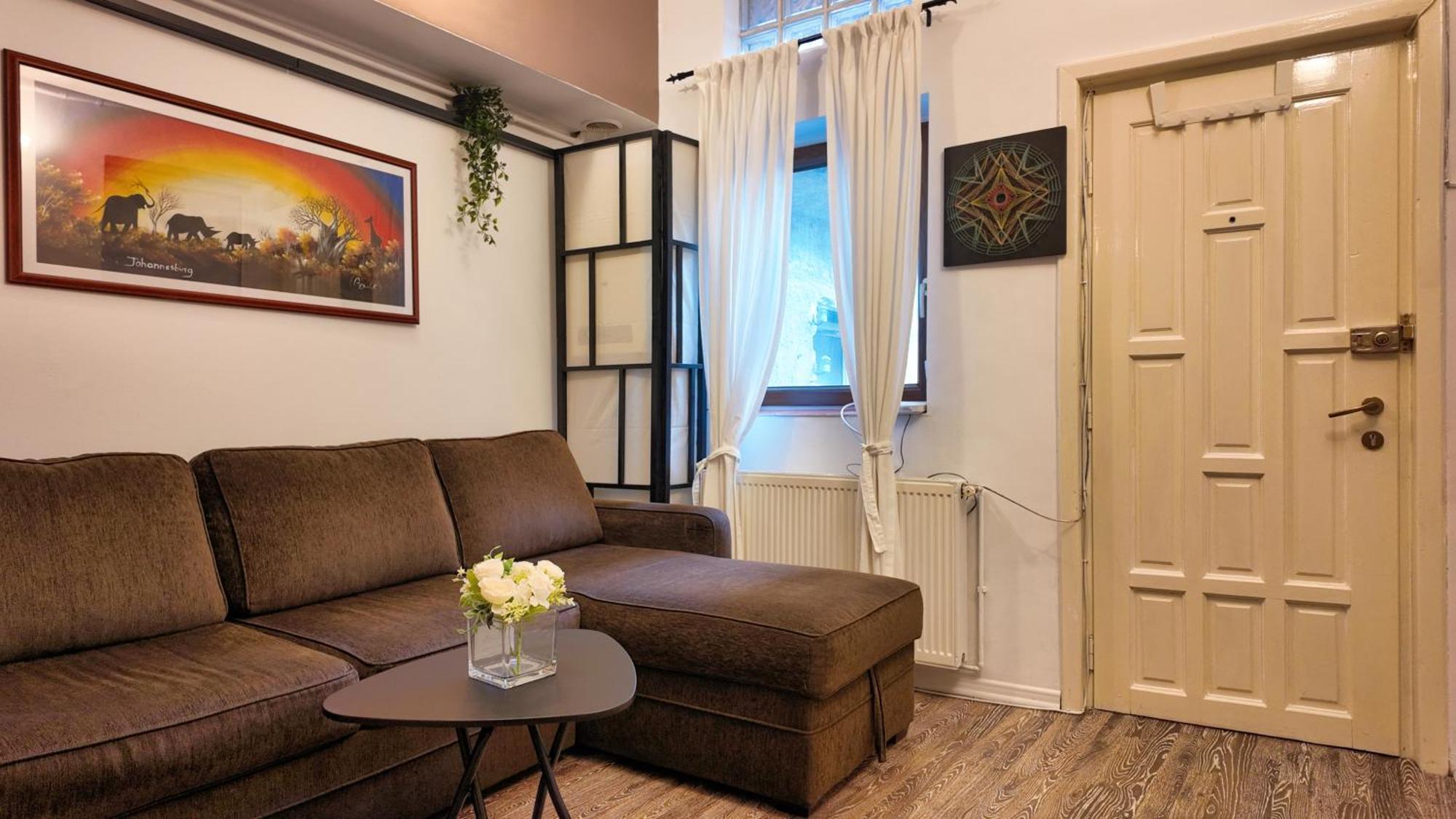Intimo Oldtown Romantic Apartment Braşov Extérieur photo