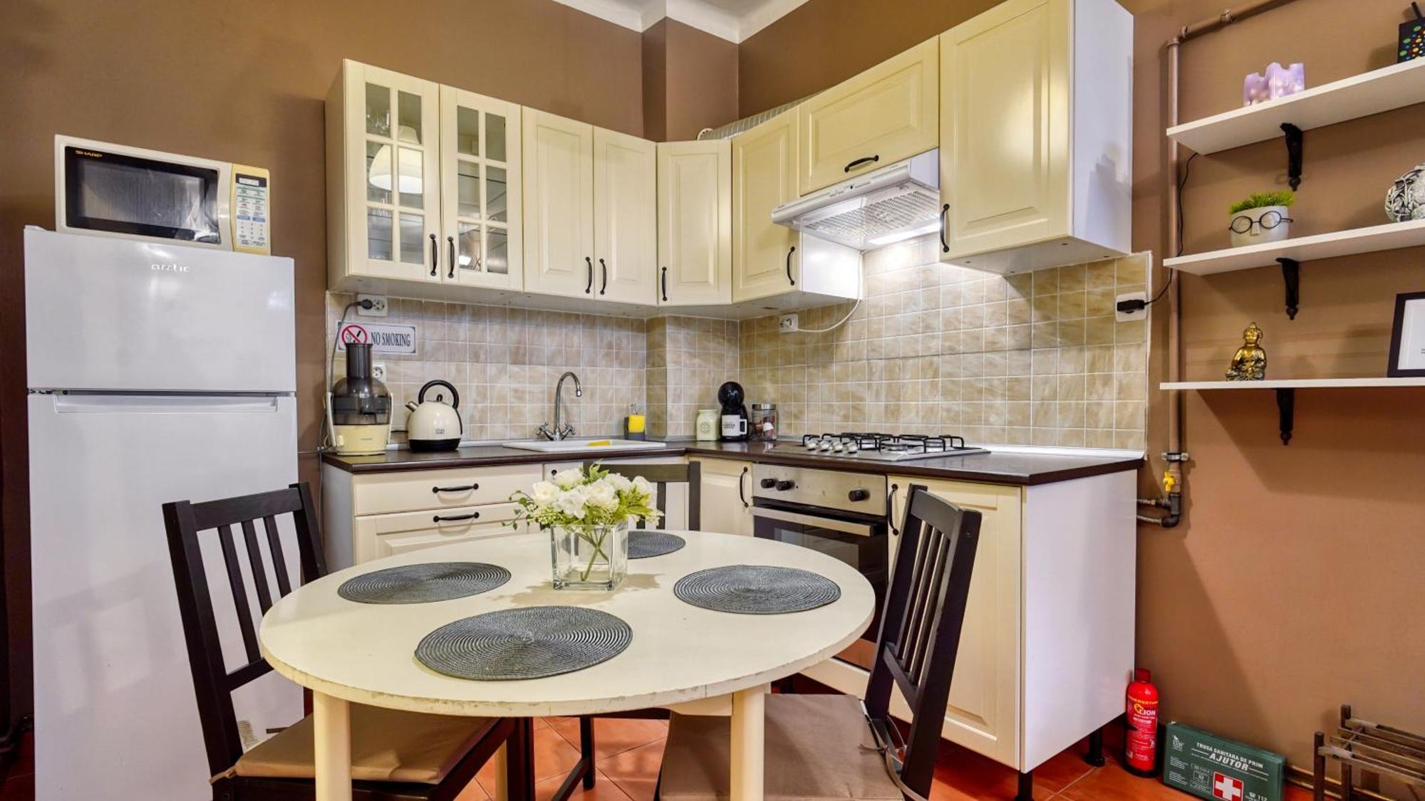 Intimo Oldtown Romantic Apartment Braşov Extérieur photo